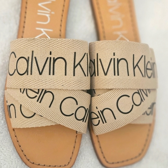 Calvin Klein Shoes - Brand New Calvin Klein Women's Bainy Strappy Sandal In Ivory/Black Women's Sz 8